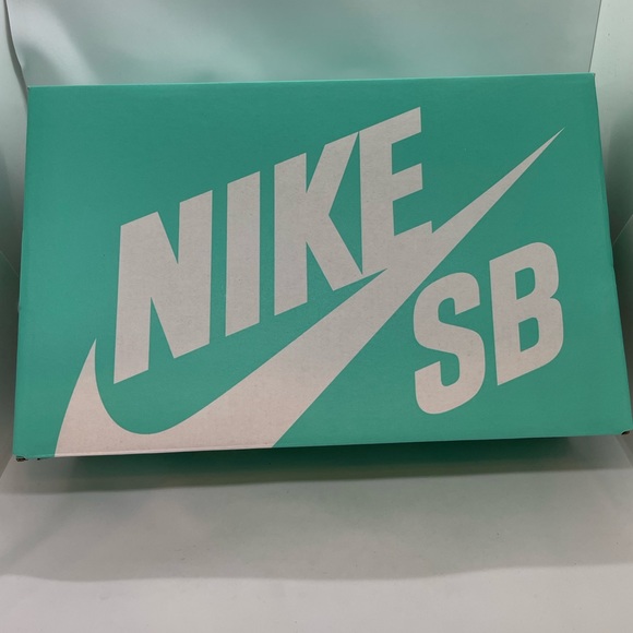 NEW Nike SB Alleyoop White University Red Men’s Shoes Size: 10 #CJO882-102 - Picture 2 of 6